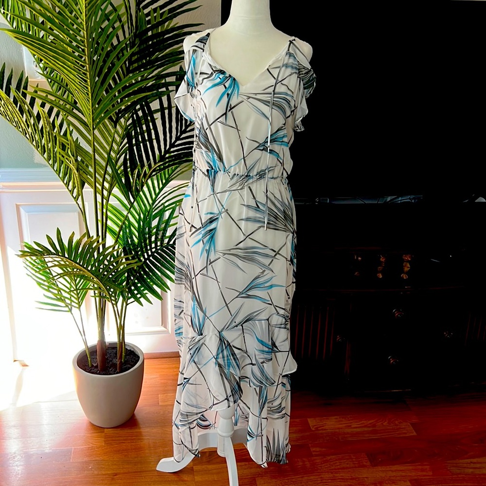 Whitehouse Blackmarket Maxi dress